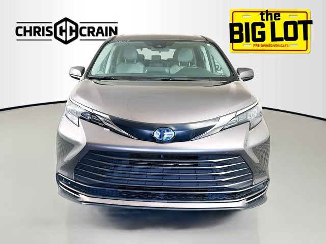 2024 Toyota Sienna LE