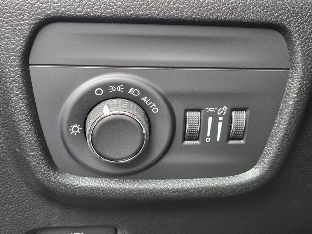 2025 Jeep Grand Cherokee GRAND CHEROKEE LAREDO X 4X2