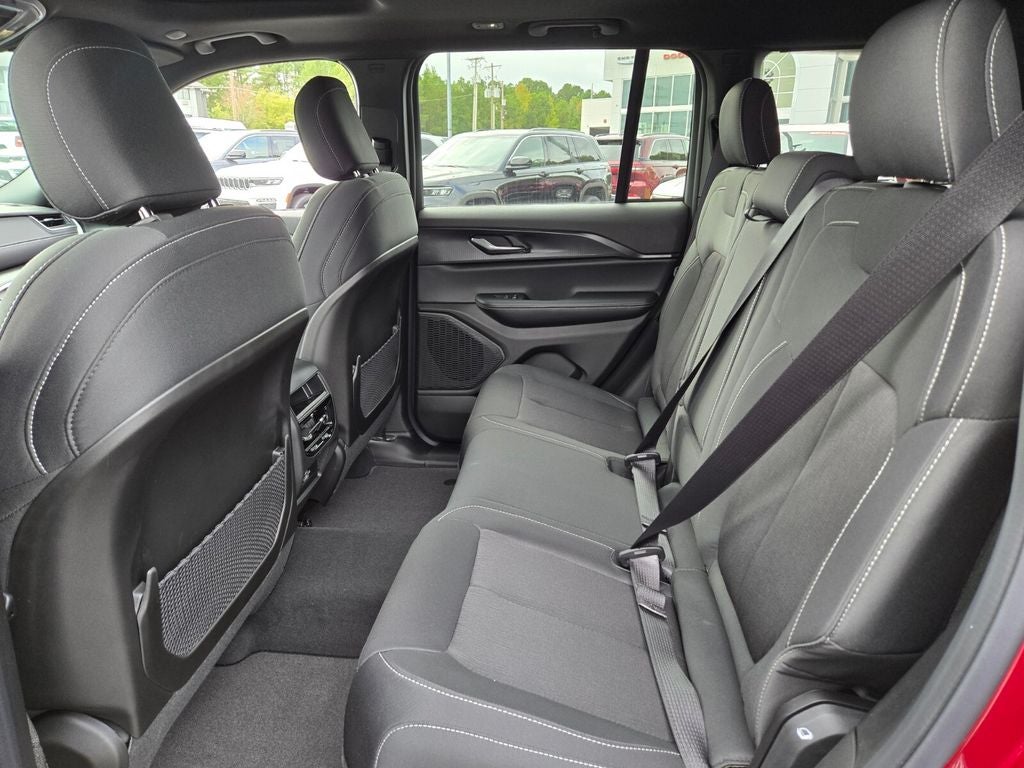 2025 Jeep Grand Cherokee GRAND CHEROKEE LAREDO X 4X2