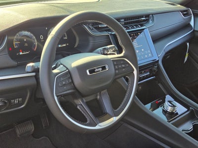 2025 Jeep Grand Cherokee GRAND CHEROKEE LAREDO X 4X2