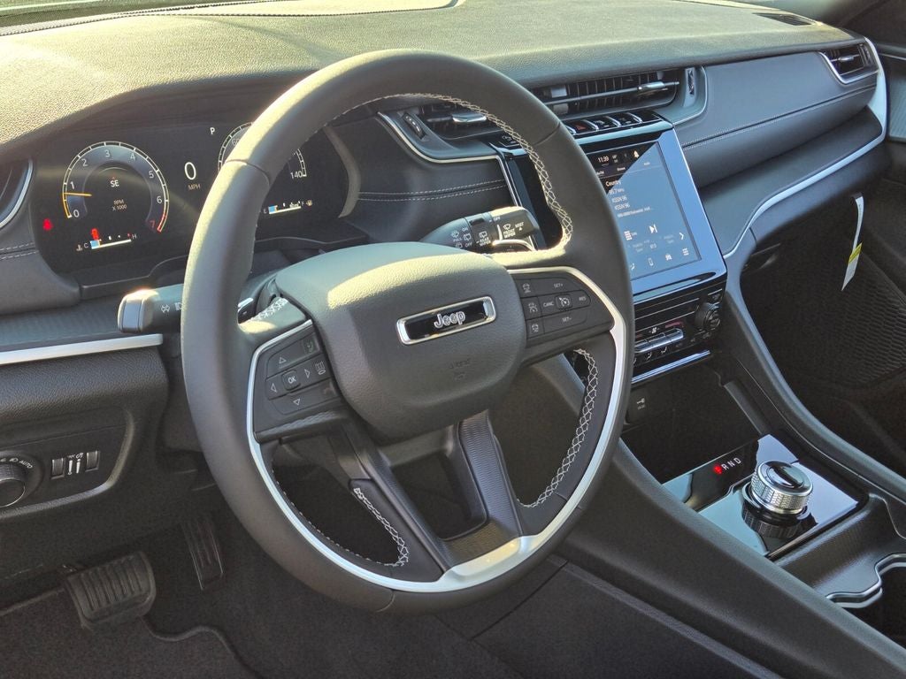 2025 Jeep Grand Cherokee GRAND CHEROKEE LAREDO X 4X2