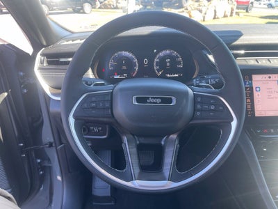 2027 Jeep Grand Cherokee GRAND CHEROKEE LAREDO ALTITUDE 4X2