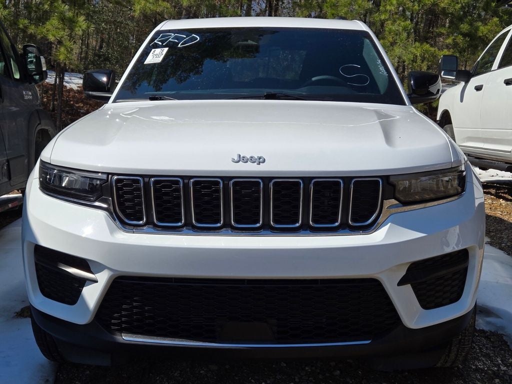 2025 Jeep Grand Cherokee Laredo X 4x4