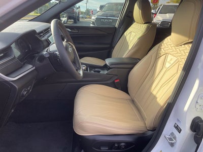 2025 Jeep Grand Cherokee Laredo X 4x4