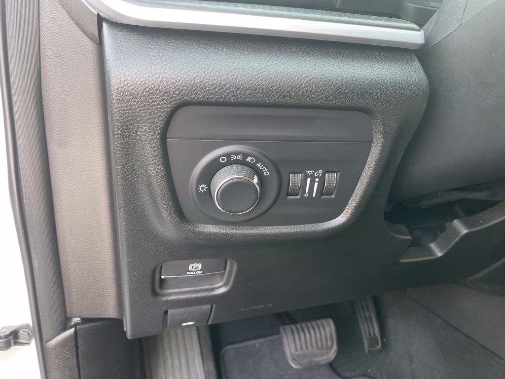 2025 Jeep Grand Cherokee Laredo X 4x4