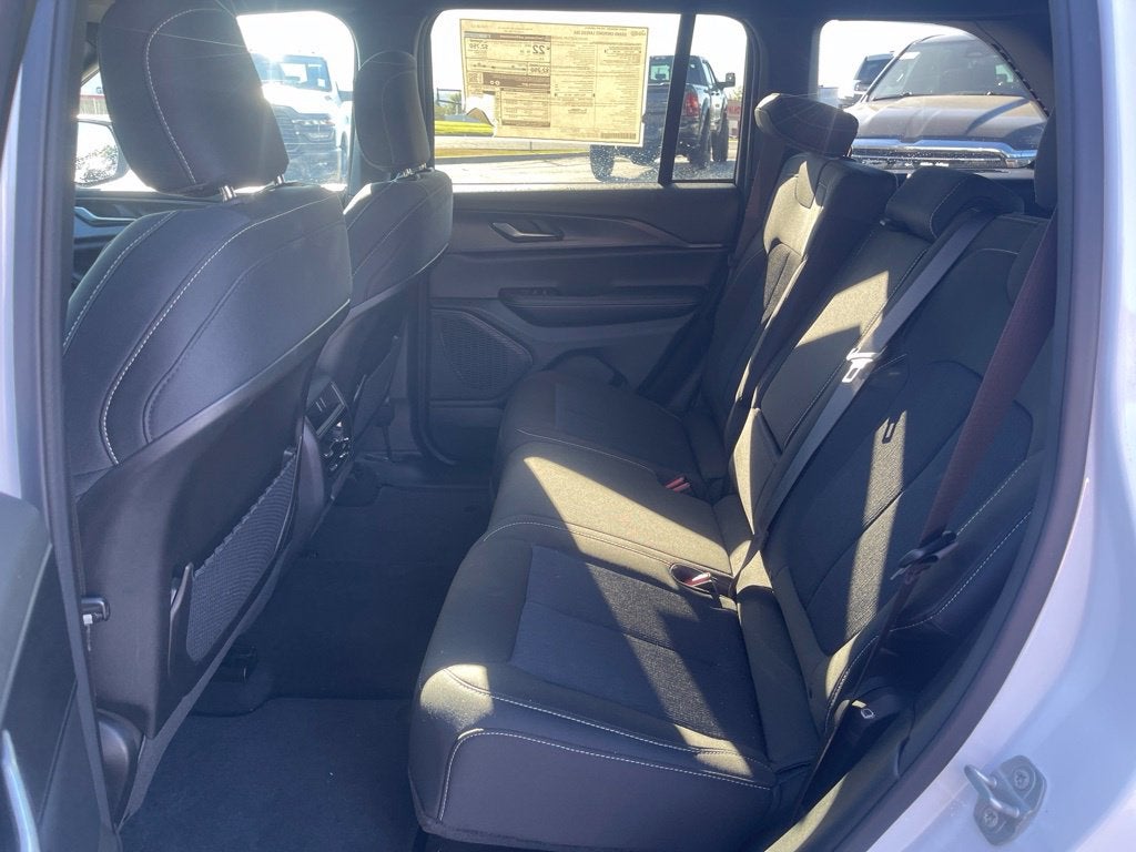 2026 Jeep Grand Cherokee GRAND CHEROKEE LAREDO 4X4