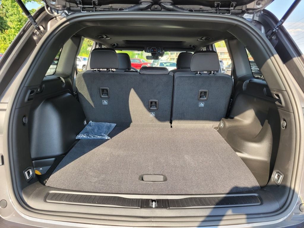 2025 Jeep Grand Cherokee GRAND CHEROKEE LAREDO X 4X4