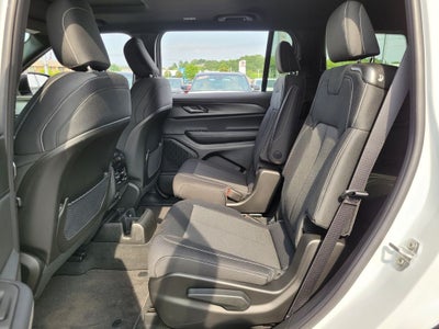 2025 Jeep Grand Cherokee GRAND CHEROKEE L LAREDO X 4X4