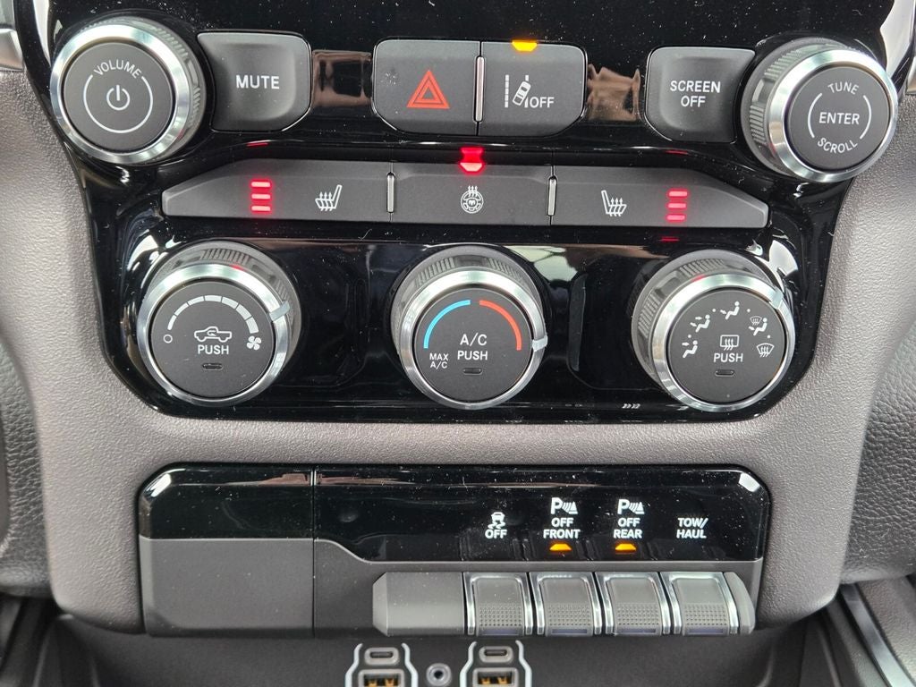 2025 RAM Ram 1500 RAM 1500 BIG HORN CREW CAB 4X4 5'7' BOX