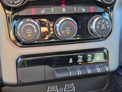 2025 RAM 1500 Big Horn Crew Cab 4x4 5'7' Box