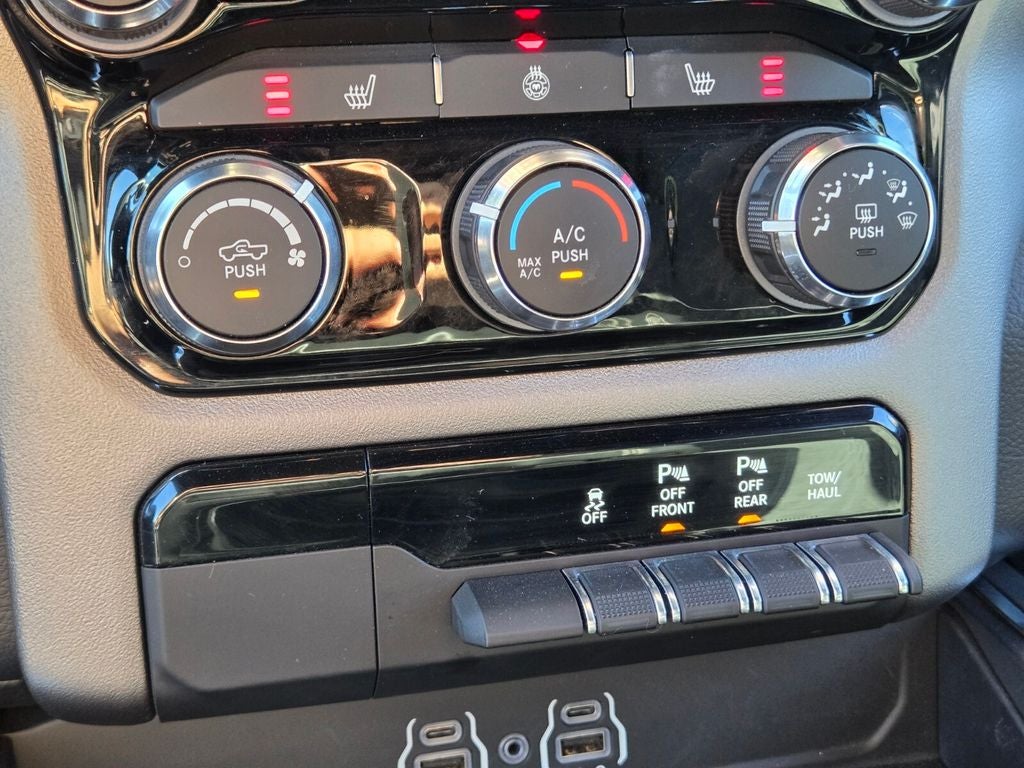 2025 RAM 1500 Big Horn Crew Cab 4x4 5'7' Box