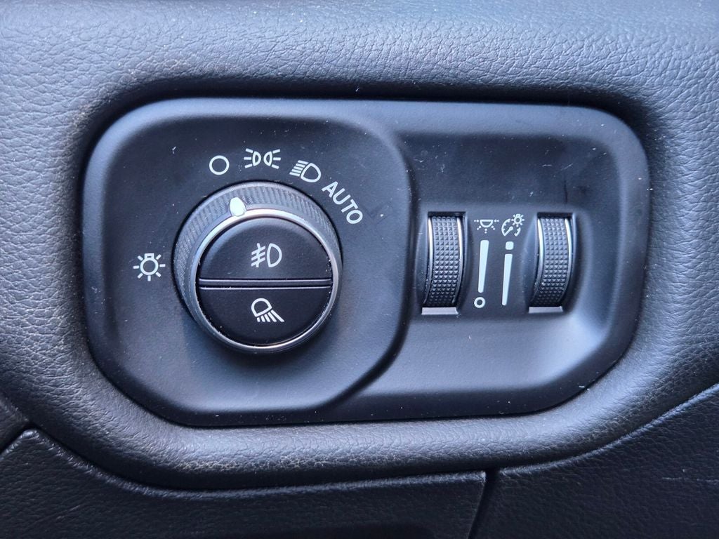 2025 RAM 1500 Laramie Crew Cab 4x4 5'7' Box