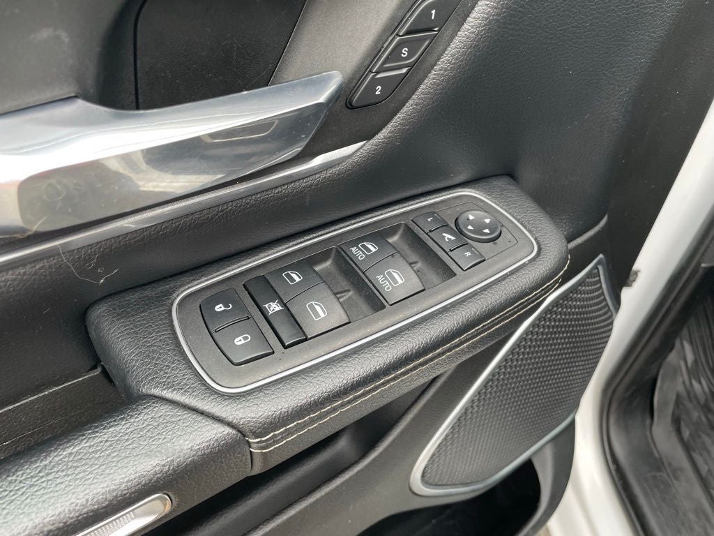 2023 RAM 1500 Laramie Crew Cab 4x4 5'7' Box