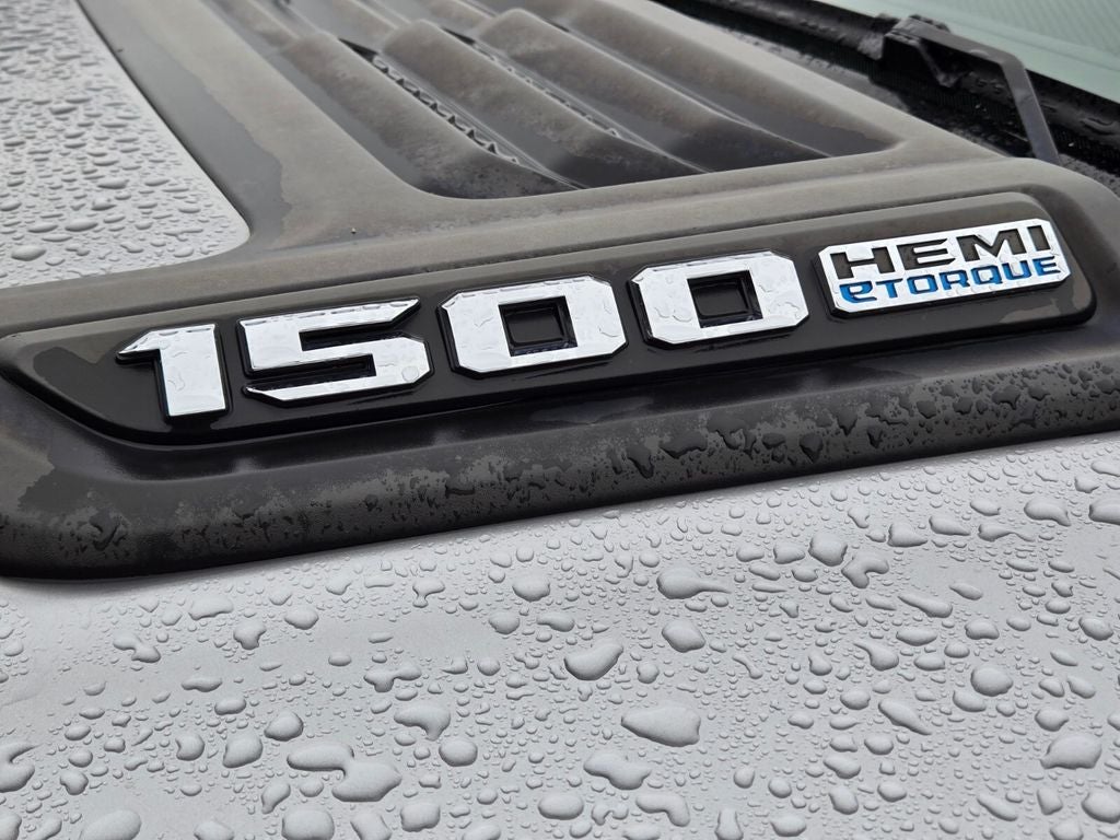 2022 RAM 1500 Laramie Crew Cab 4x4 6'4' Box