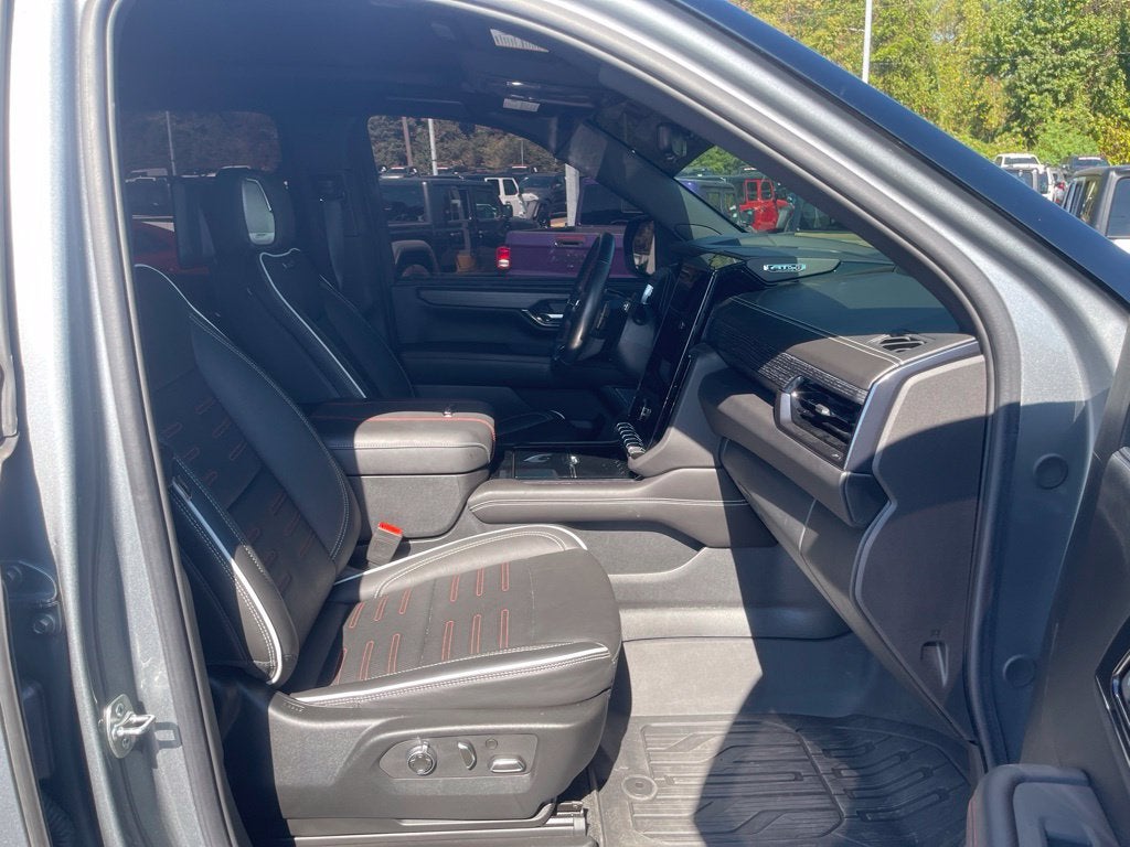 2025 GMC Yukon 4WD AT4 Ultimate