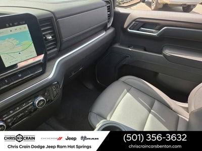 2025 GMC Sierra 1500 4WD Crew Cab Short Box SLT
