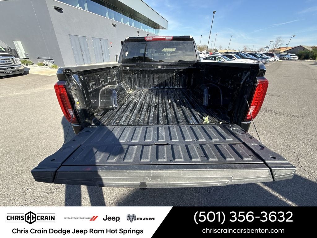 2025 GMC Sierra 1500 4WD Crew Cab Short Box SLT