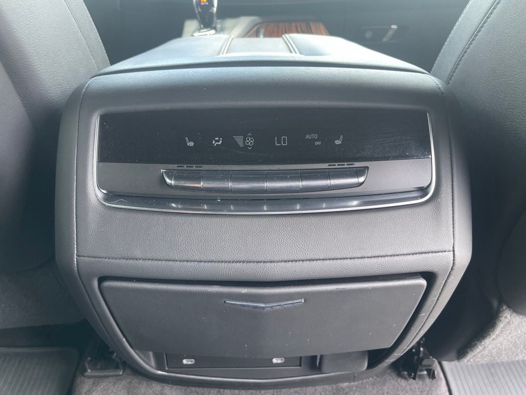 2022 Cadillac Escalade 4WD Luxury