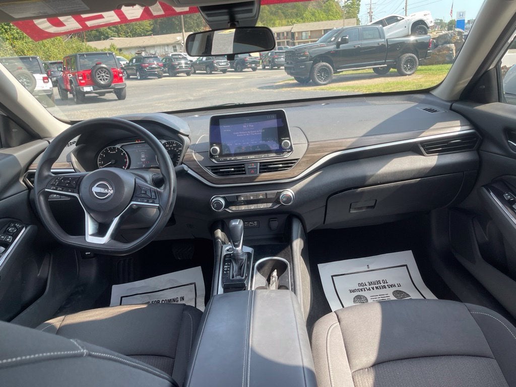 2023 Nissan Altima SV FWD