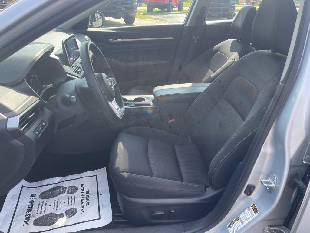 2023 Nissan Altima SV FWD
