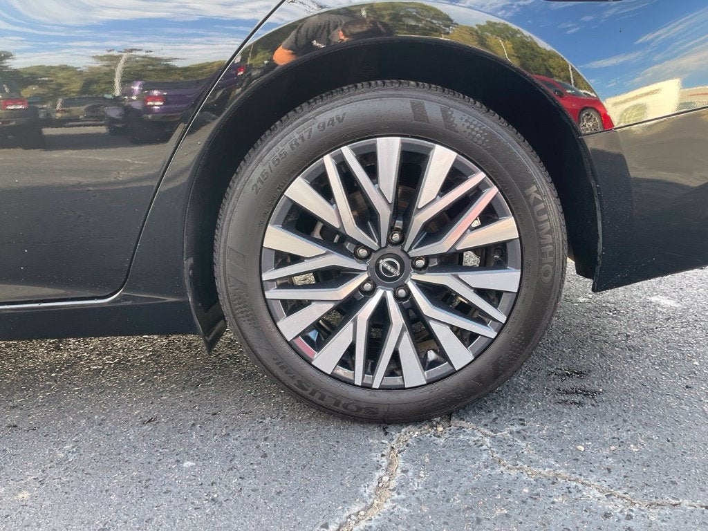 2025 Nissan Altima SV FWD