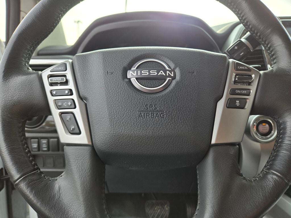 2024 Nissan TITAN Crew Cab SV 4x2