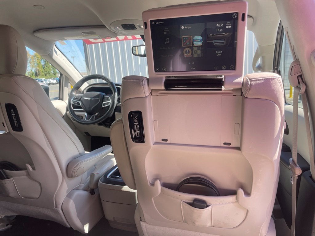 2017 Chrysler Pacifica Touring-L Plus