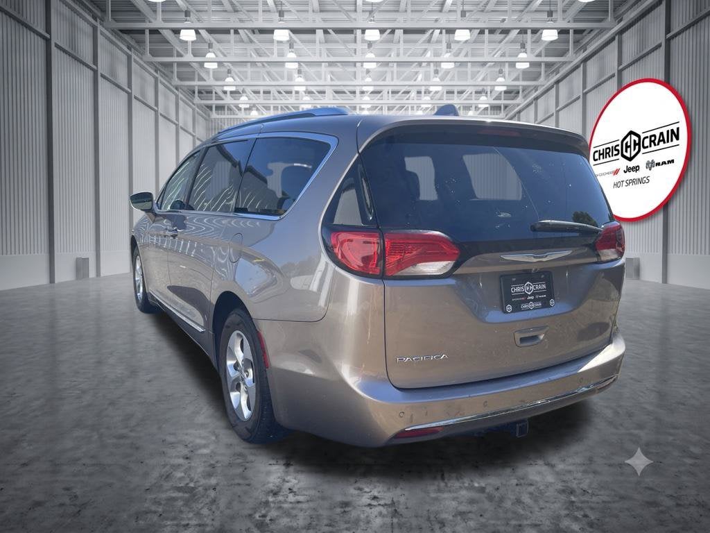 2017 Chrysler Pacifica Touring-L Plus