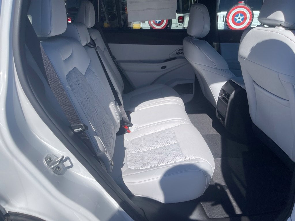 2027 Jeep Cherokee CHEROKEE OVERLAND 4X4