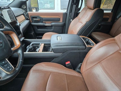 2024 RAM 3500 Limited Longhorn Crew Cab 4x4 8' Box