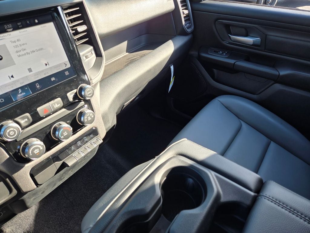 2025 RAM Ram 1500 RAM 1500 TRADESMAN CREW CAB 4X2 5'7' BOX