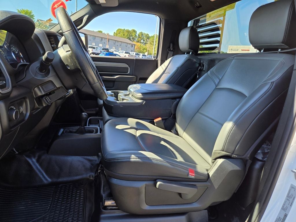 2024 RAM 5500 Chassis Tradesman/SLT