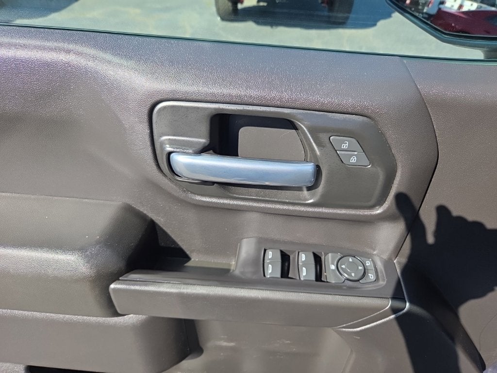 2021 Chevrolet Silverado 1500 2WD Crew Cab Short Bed Custom