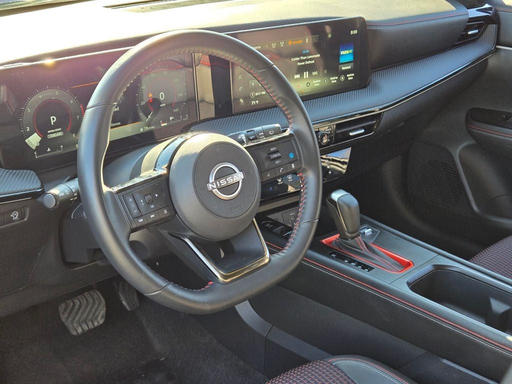 2025 Nissan Kicks SR FWD