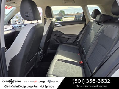 2025 Volkswagen Taos 1.5T SE