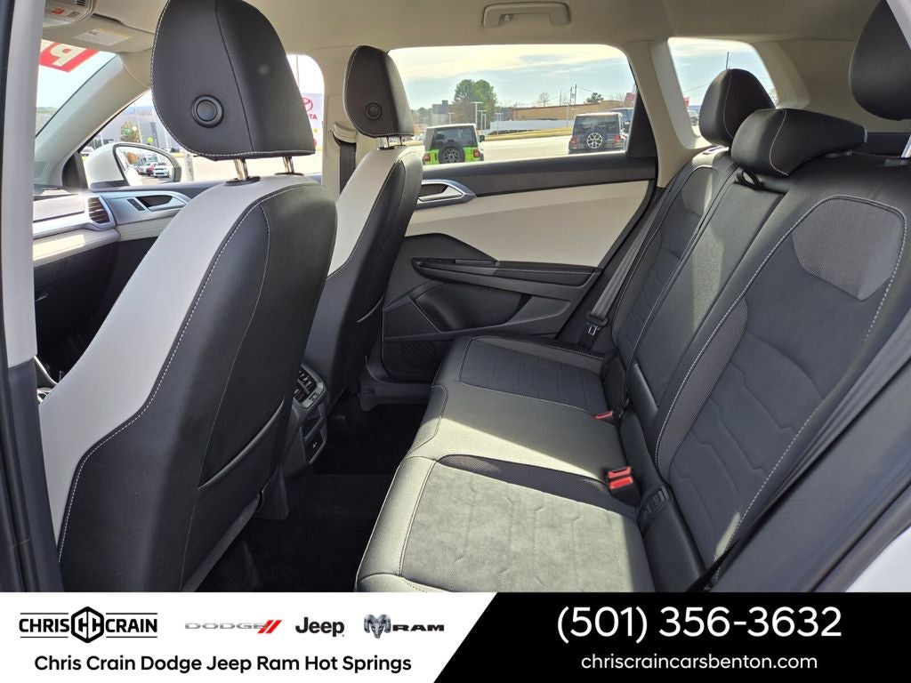 2025 Volkswagen Taos 1.5T SE