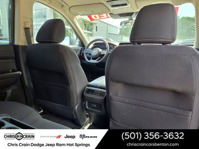 2024 Nissan Pathfinder SV