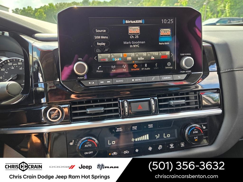 2024 Nissan Pathfinder SV