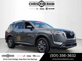 2024 Nissan Pathfinder SV