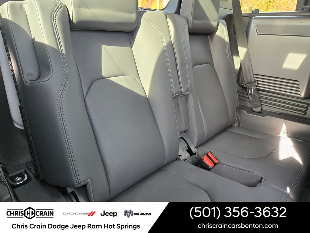 2024 Land Rover Defender 110 P400 X-Dynamic SE