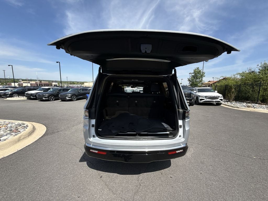 2022 Jeep Grand Wagoneer Series III