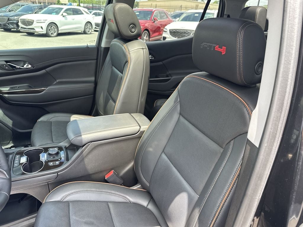2023 GMC Acadia AT4