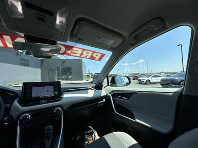 2022 Toyota RAV4 XLE