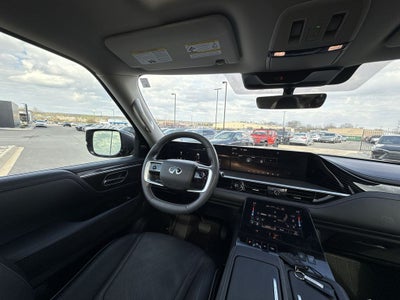 2025 INFINITI QX80 LUXE