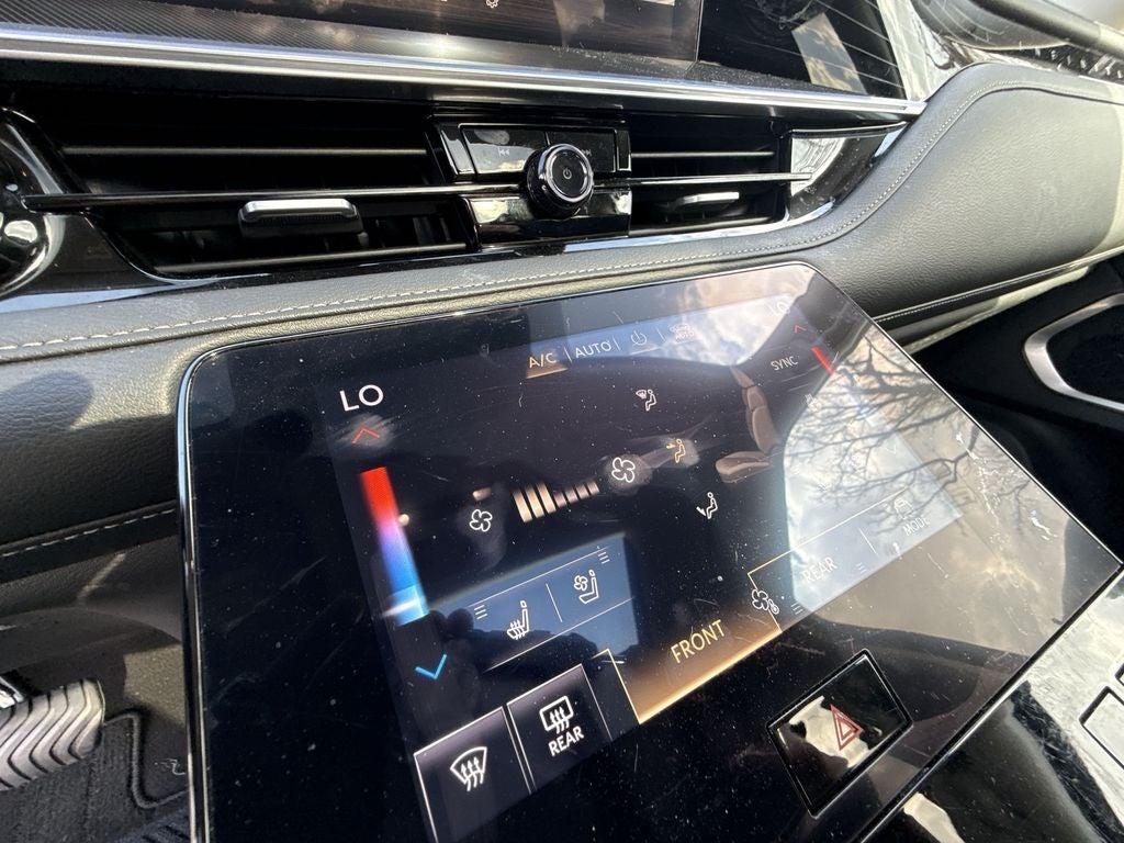 2025 INFINITI QX80 LUXE