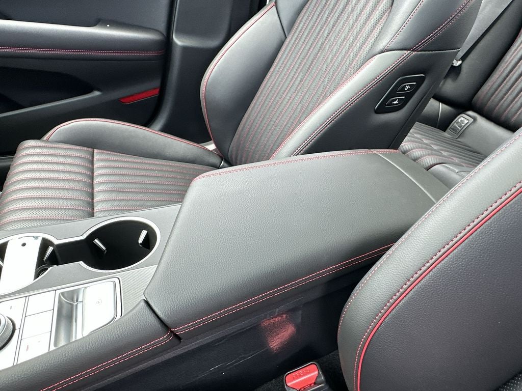 2024 Genesis G70 2.5T