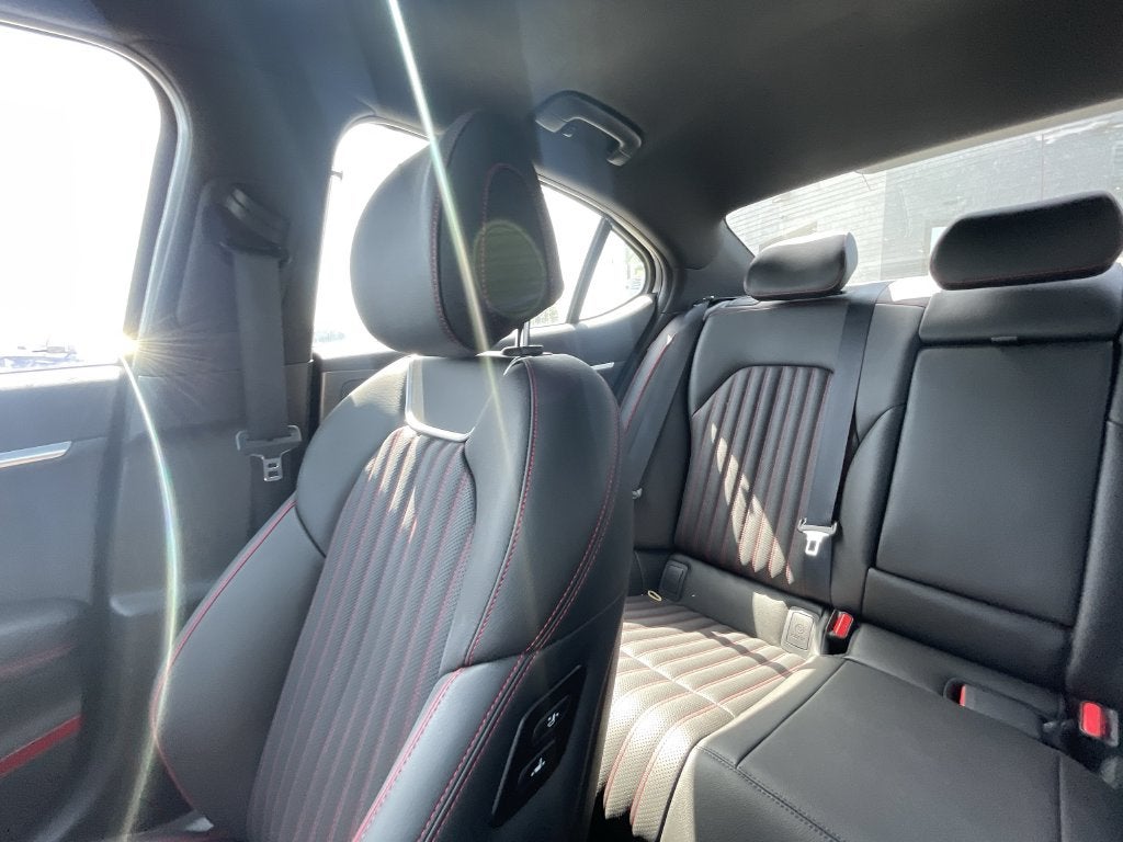 2025 Genesis G70 2.5T Sport Prestige