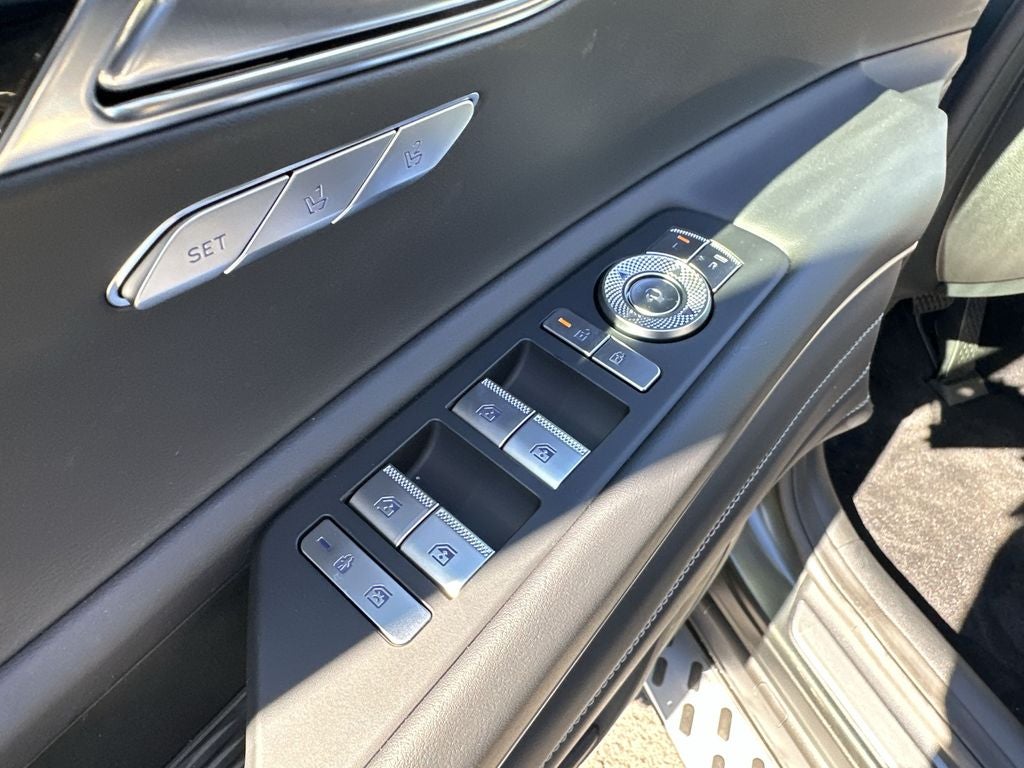 2025 Genesis GV80 2.5T