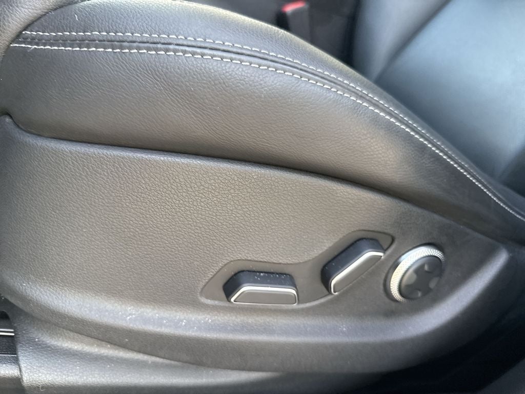 2023 Genesis GV70 2.5T Select